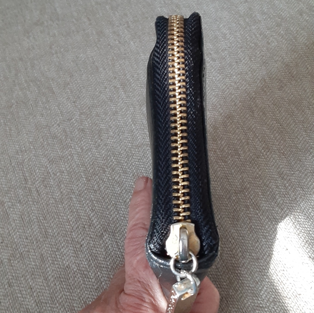 Tory Burch Black Wallet with Gold Logo - Picture 8 of 12